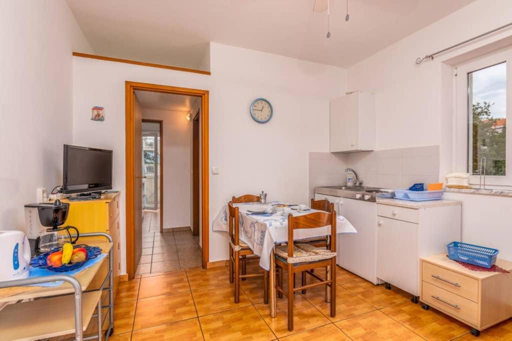 Apartment Mira 3 Климно Екстериор снимка
