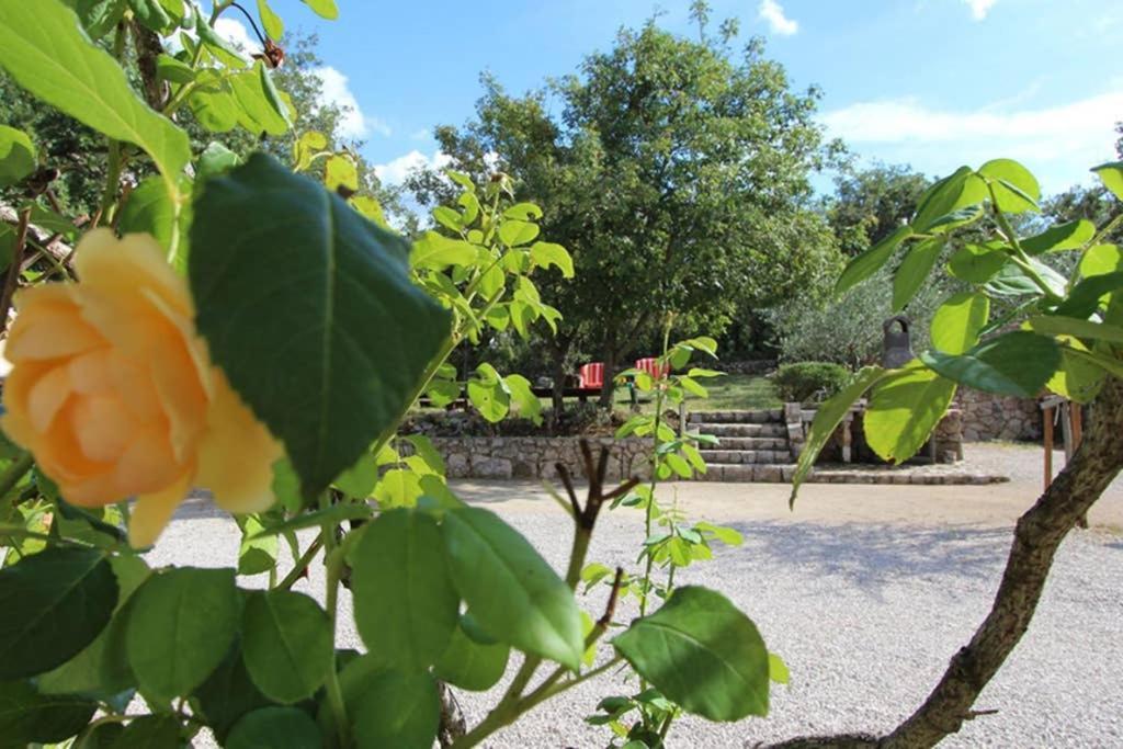 Apartment Mira 3 Климно Екстериор снимка