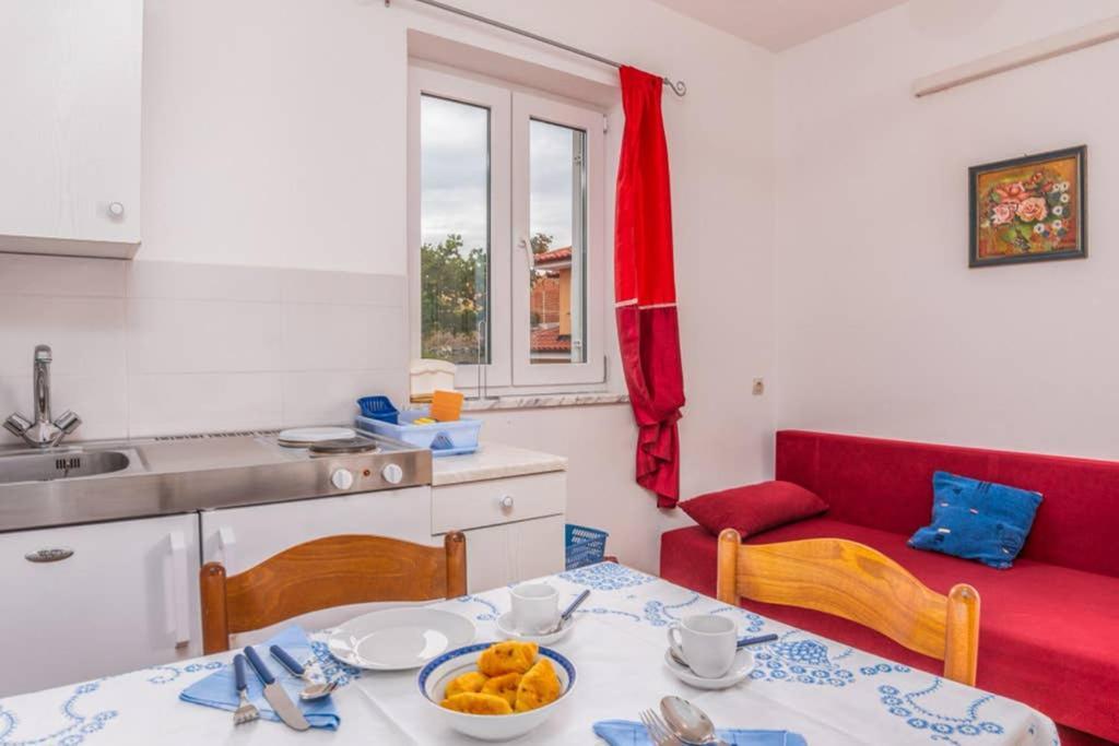 Apartment Mira 3 Климно Екстериор снимка