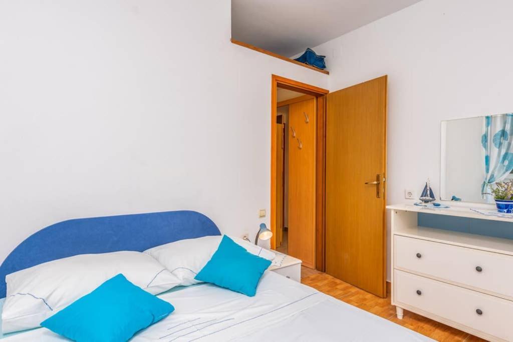 Apartment Mira 3 Климно Екстериор снимка