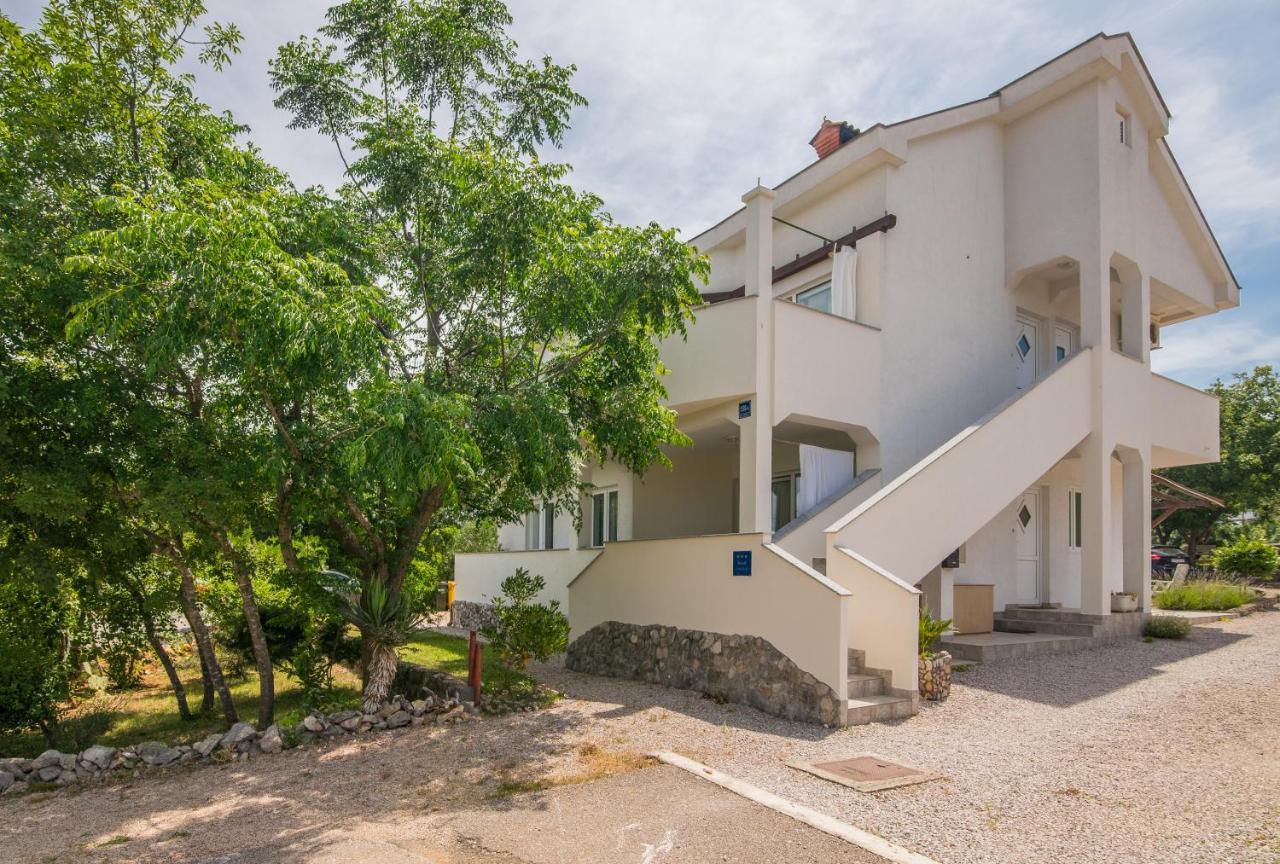 Apartment Mira 3 Климно Екстериор снимка