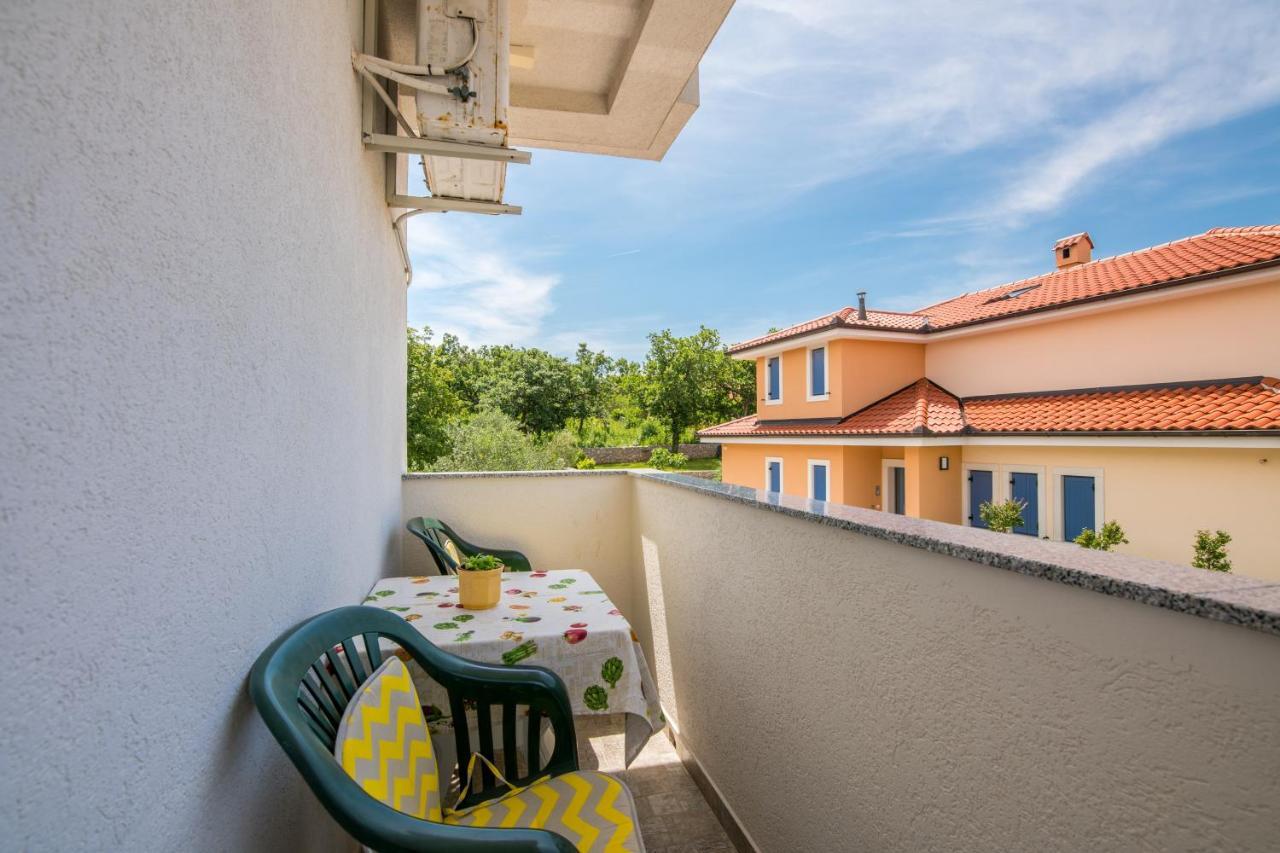 Apartment Mira 3 Климно Екстериор снимка