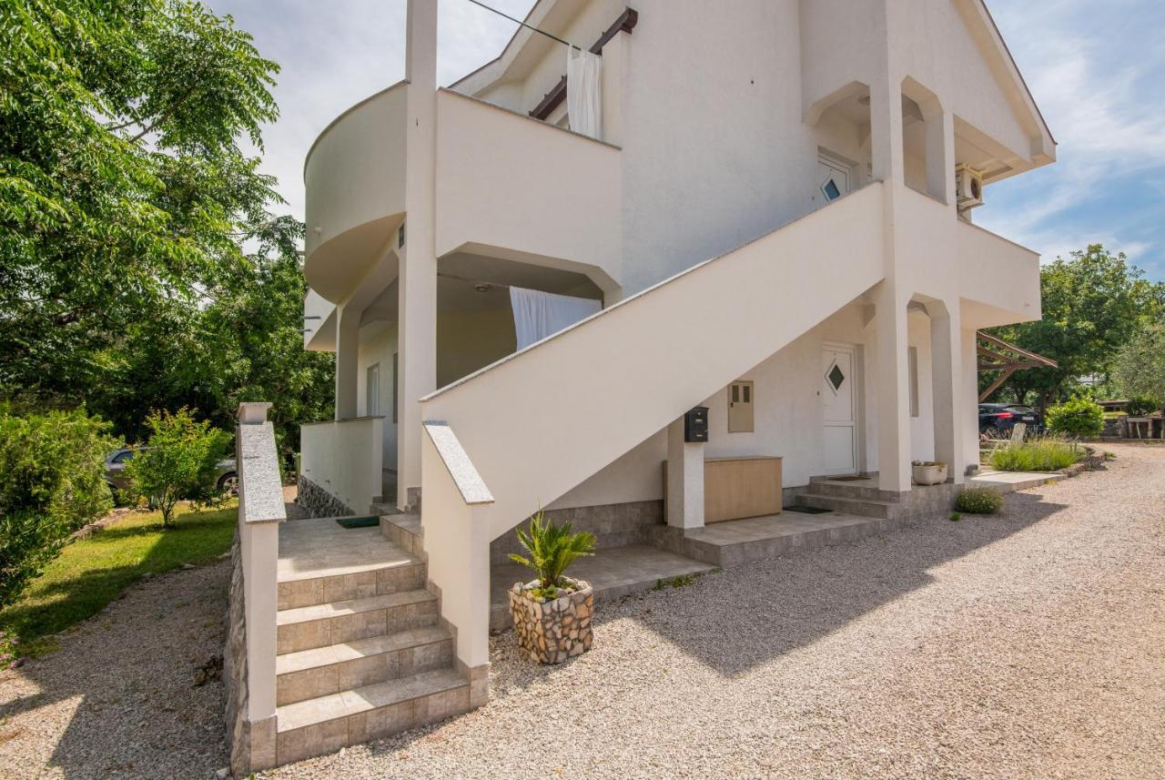 Apartment Mira 3 Климно Екстериор снимка